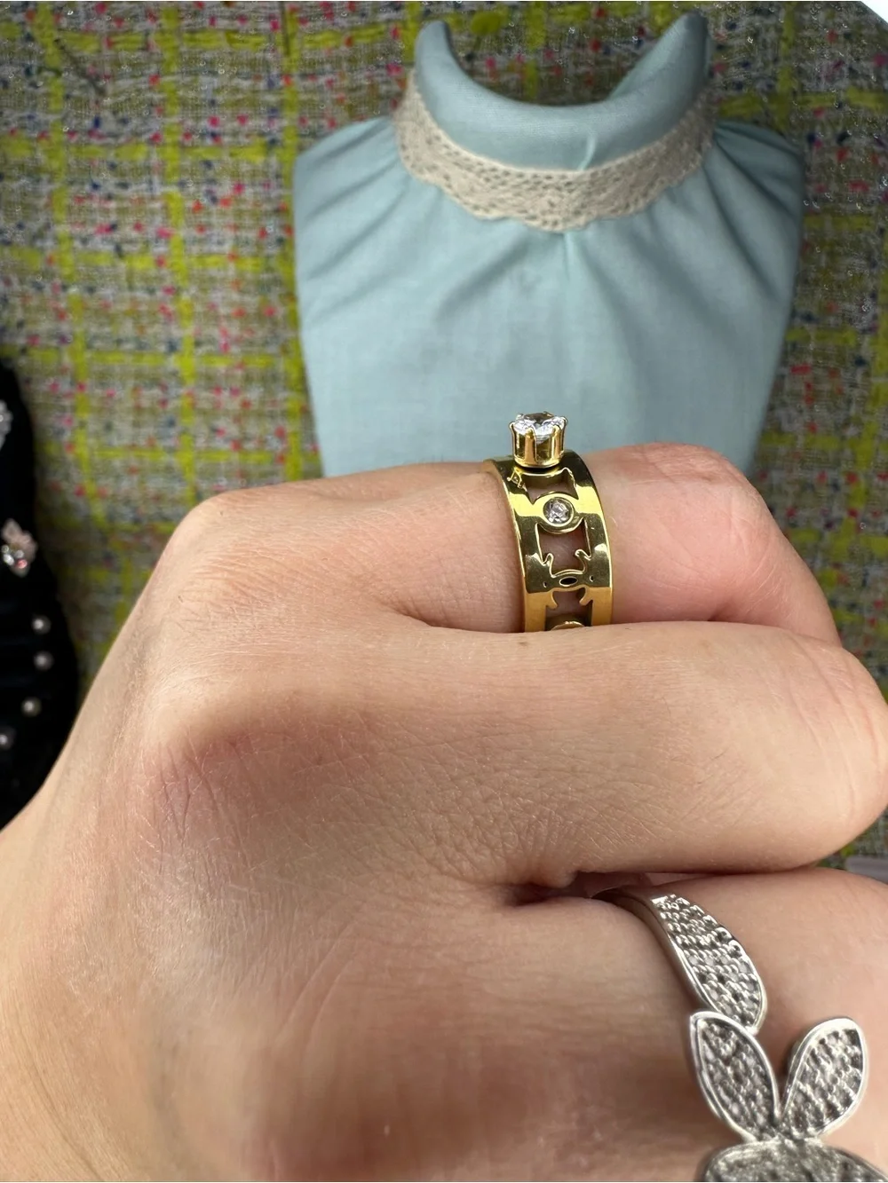 A great Gold Solitaire and Band Ring Set with Clear Stones size 6 1/2